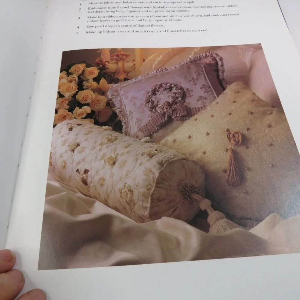 Exquisite Embroidery By Robbyn MacDonald Hardback